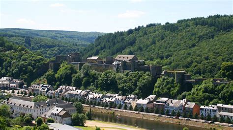 Bouillon → Top 10 Bezienswaardigheden + wat te doen in。